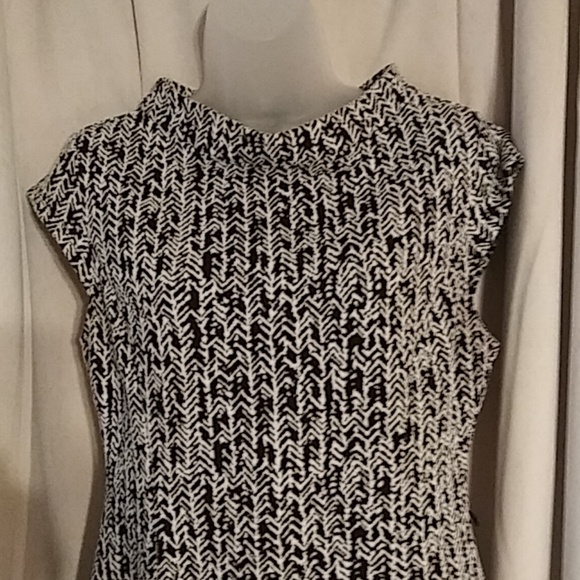 Top - Picture 2 of 3